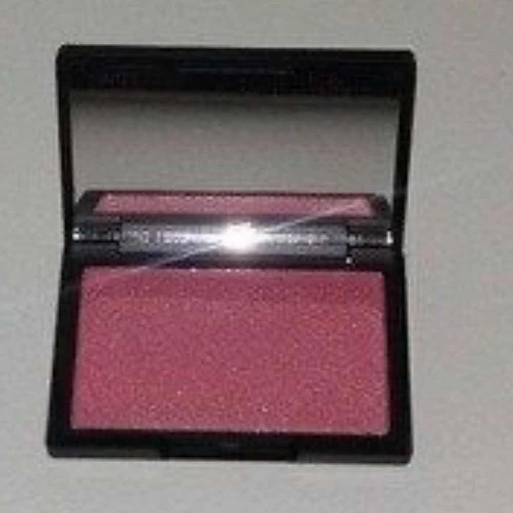 Rare Brand new Sleek Makeup Aqua collection blush Mirrored Pink